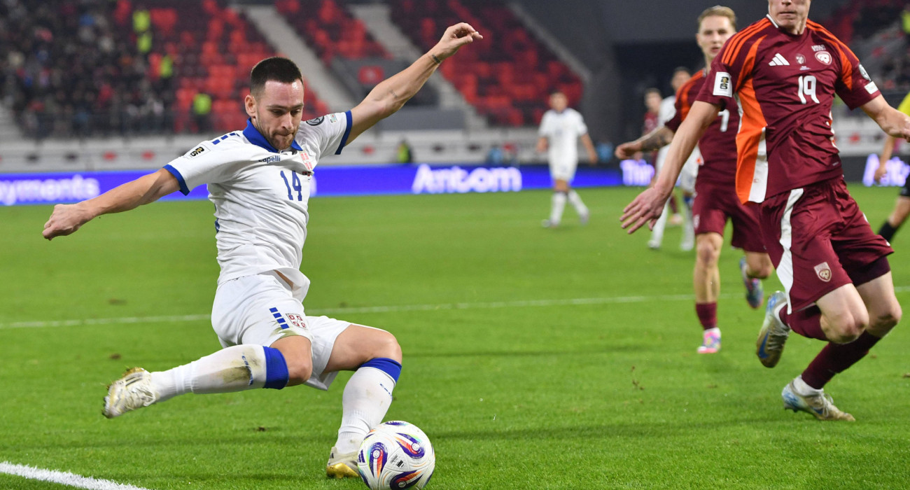 Ο Αντρίγια Ζίβκοβιτς με τη φανέλα της Εθνικής Σερβίας / Πηγή: Imago