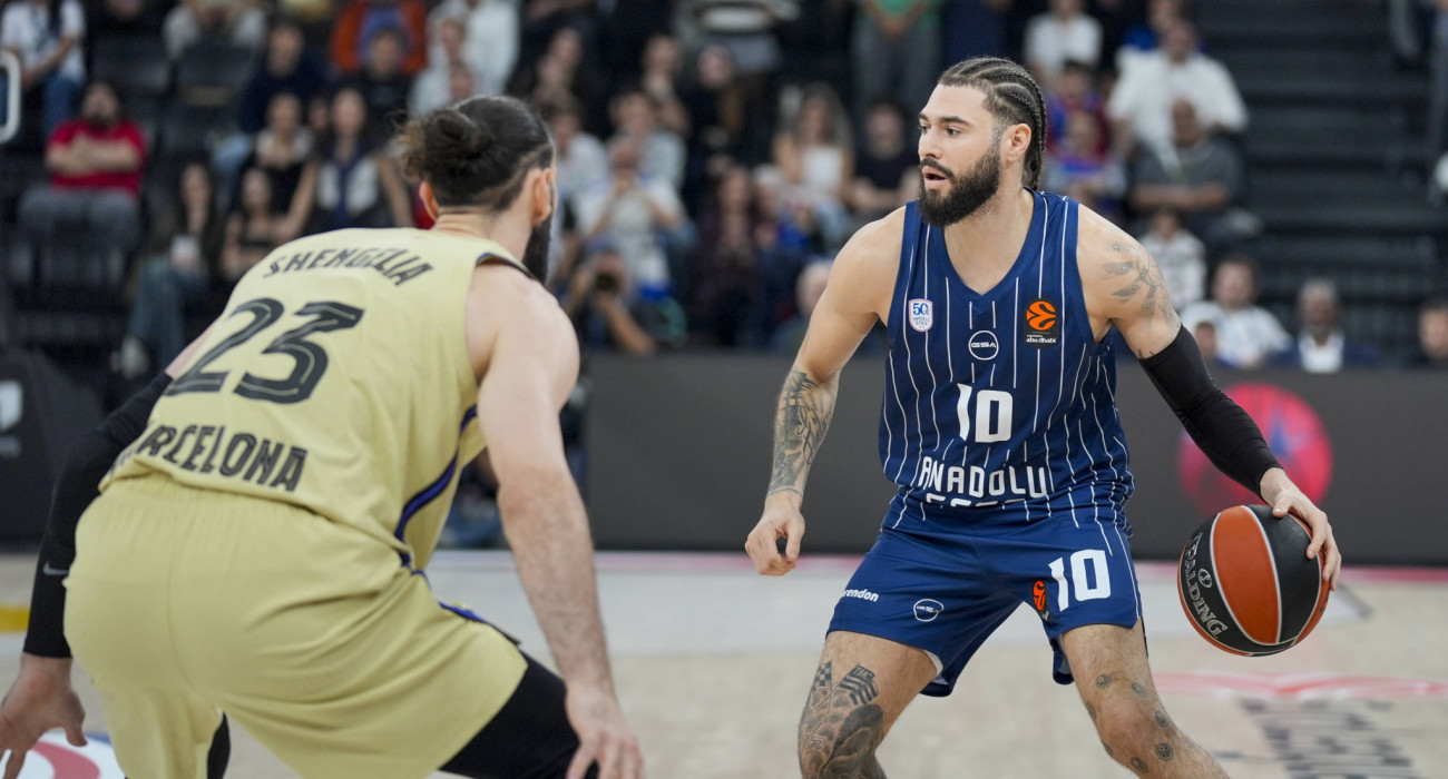 Ο Αϊζάια Κοντινιέ της Εφές έβαλε τις νικητήριες βολές κόντρα στην Μπαρτσελόνα / Πηγή: Imago