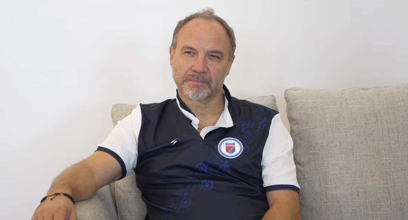 Ο προπονητής της εθνικής Αϊτής, Σεμπαστιάν Μινιέ / Screenshot