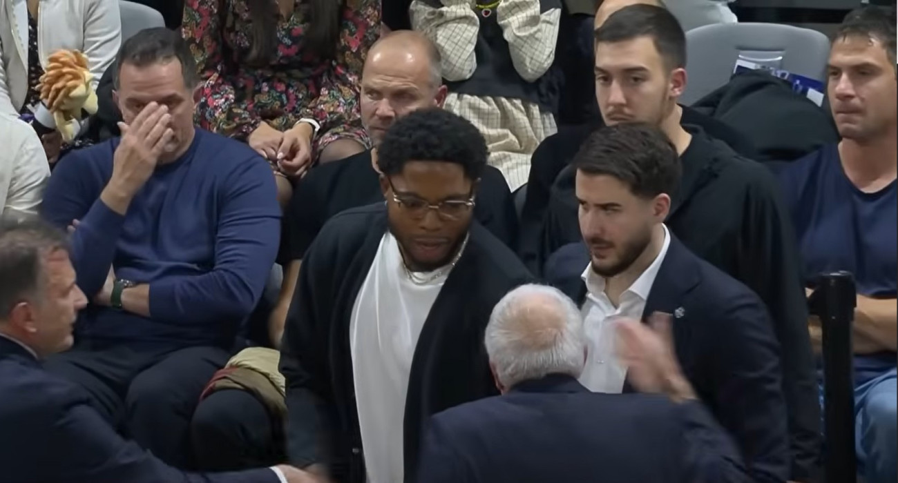 Η στιγμή του τσακωμού ανάμεσα σε Τζόουνς και Ομπράντοβιτς / Screenshot