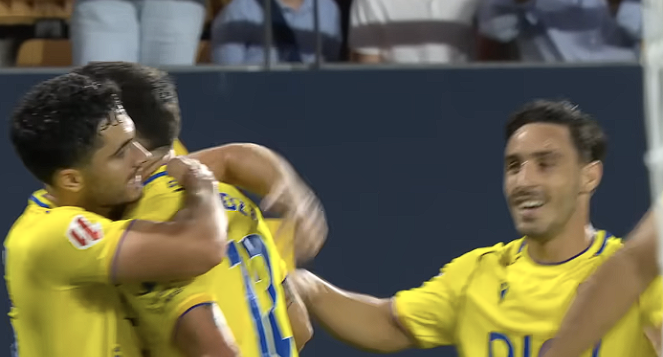 Οι παίκτες της Καντίθ πανηγυρίζουν / Screenshot