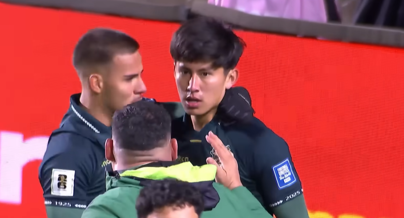 Οι παίκτες της Βολιβίας πανηγυρίζουν / Screenshot