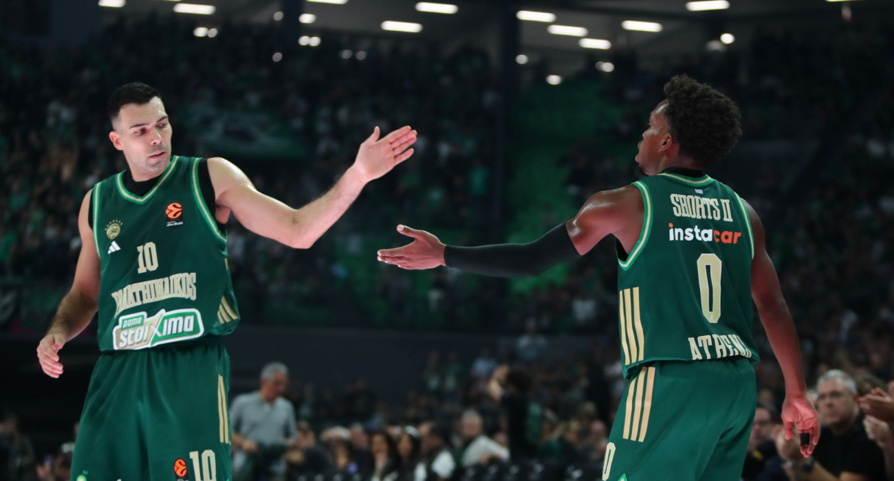 Κώστας Σλούκας και Τι Τζέι Σορτς / Πηγή: Eurokinissi