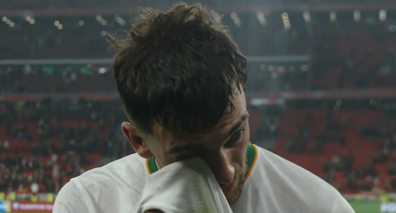 Ο Τρόι Πάροτ εμφανώς συγκινημένος μετά το χατ τρικ του / Screenshot