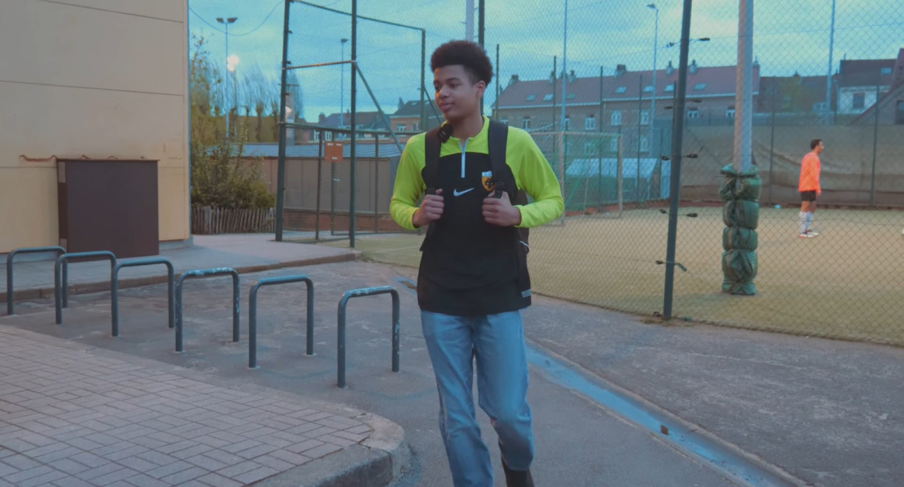 Ο νεαρός Γιώργος Μοναμά με τα... χαρακτηριστικά της ΑΕΚ από τα χρόνια του στο Βέλγιο / Screenshot