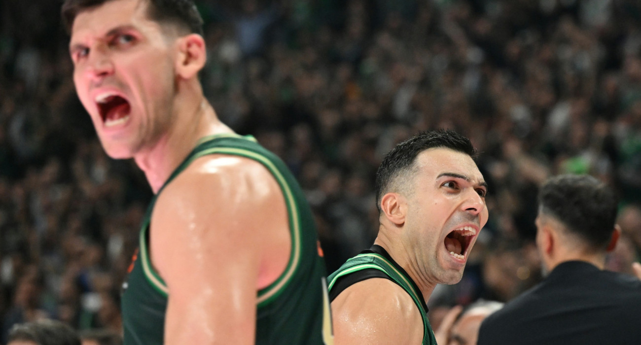 Οι Κώστας Σλούκας και Ντίνος Μήτογλου πανηγυρίζουν έξαλλα, Πηγή: Vaggelis Stolis