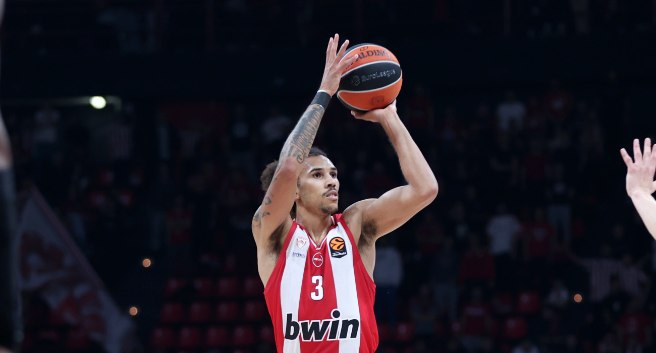 Ο Τάισον Γουόρντ με τη φανέλα του Ολυμπιακού, Πηγή: Eurokinissi