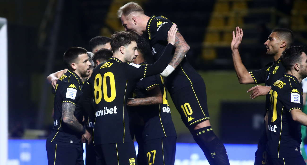 Οι παίκτες του Αρη πανηγυρίζουν τη νίκη επί της ΑΕΛ/Πηγή: Intime