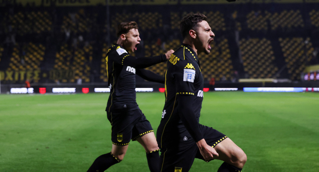 Οι ποδοσφαιριστές του Άρη πανηγυρίζουν / Πηγή: Intime