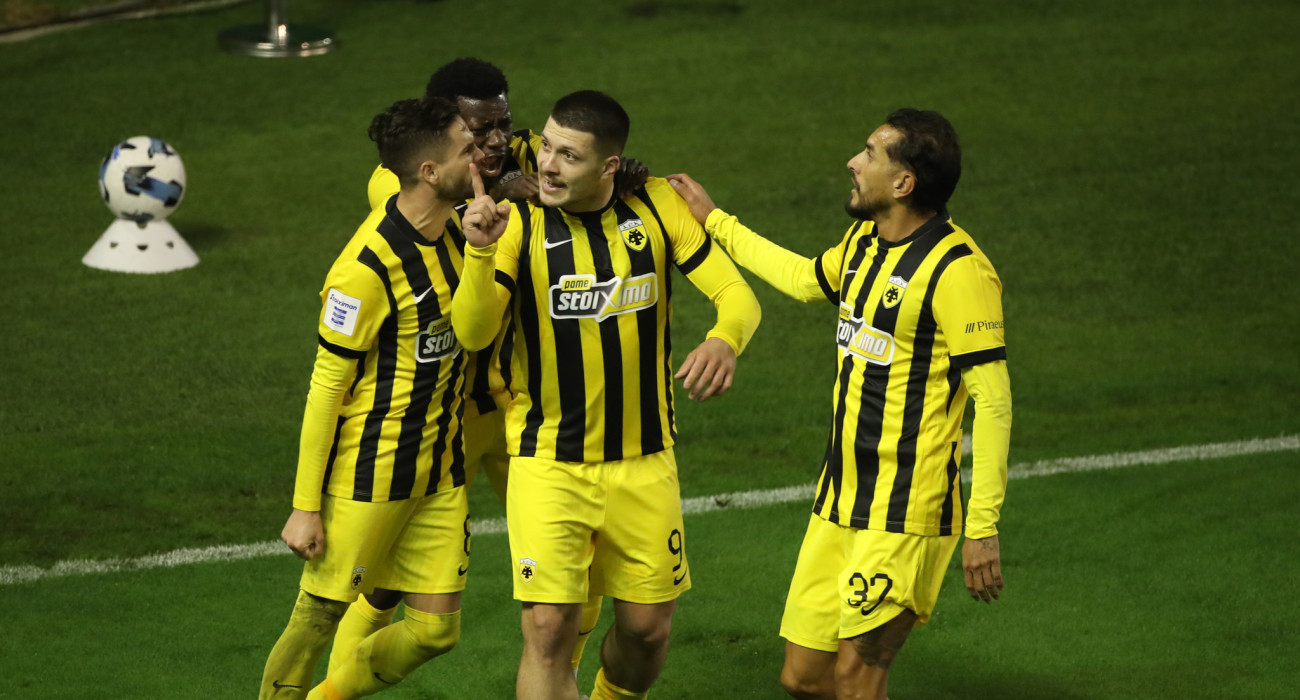 Οι παίκτες της ΑΕΚ πανηγυρίζουν / Πηγή: Intime