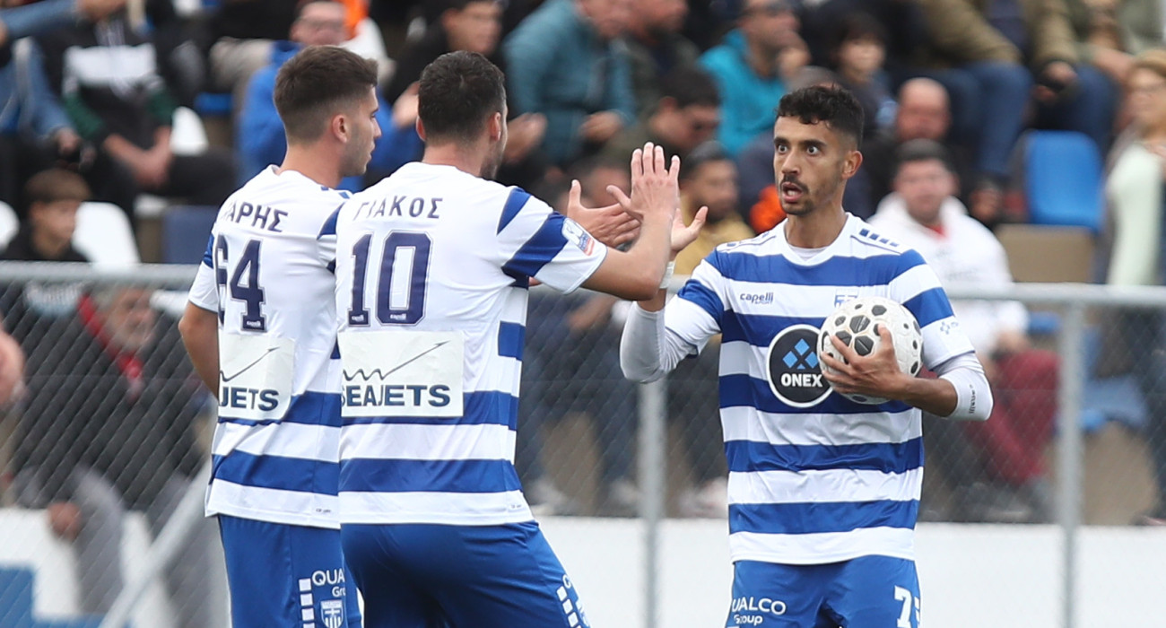 Ποδοσφαιριστές της Ελλάς Σύρου πανηγυρίζουν / Πηγή: InTime