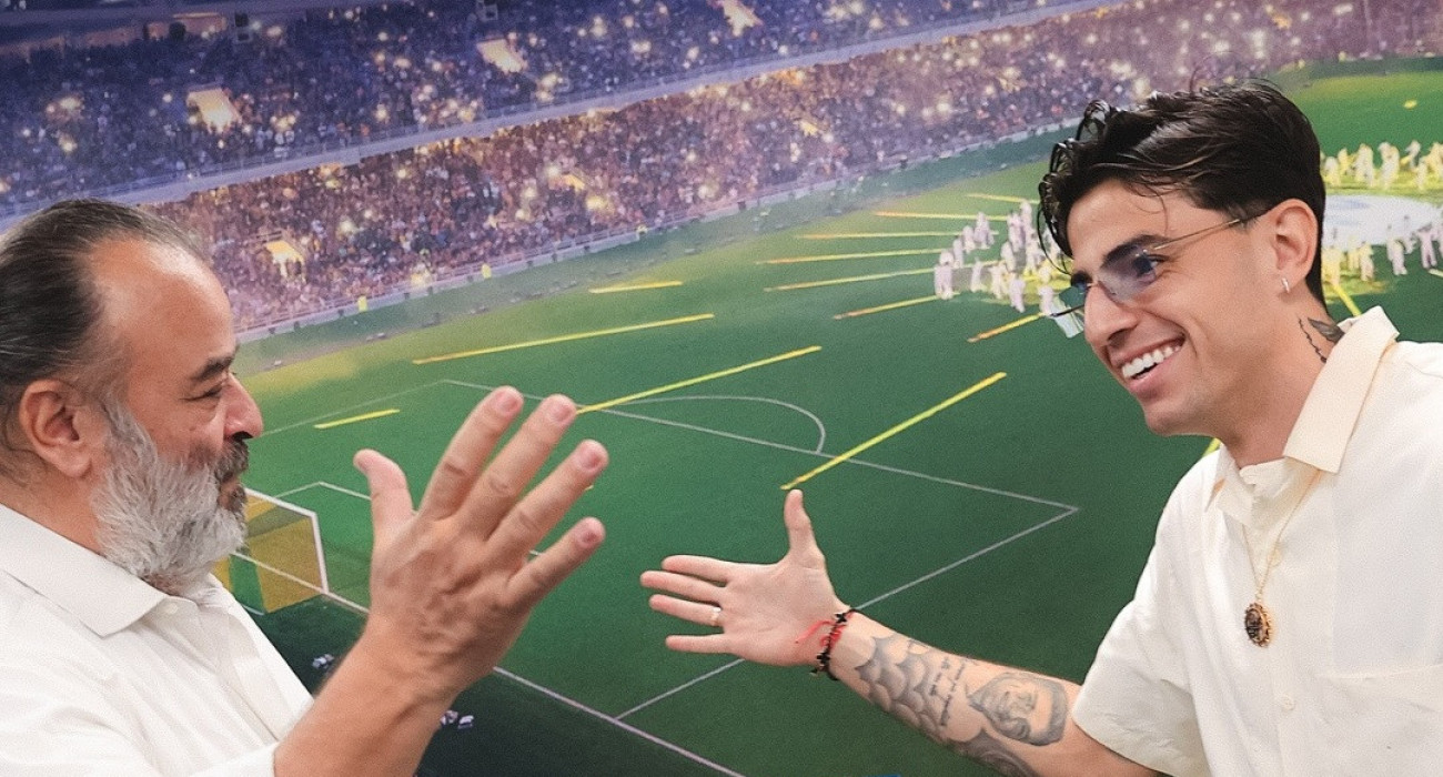 Ο Μάριος Ηλιόπουλος με τον Λάζαρο Ρότα / Πηγή: ΠΑΕ ΑΕΚ