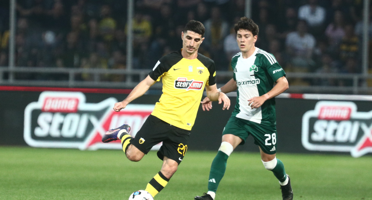 Ο Πέτρος Μάνταλος και ο Φακούντο Πελίστρι σε περυσινό ντέρμπι ΑΕΚ - Παναθηναϊκός / Πηγή: Eurokinissi