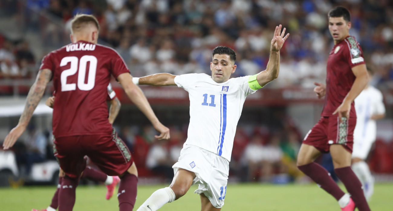 Ο Τάσος Μπακασέτας με την εθνική Ελλάδας κόντρασ τη Λευκορωσία / Πηγή: Eurokinissi