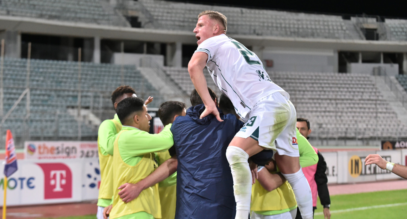 Οι παίκτες του Λεβαδειακού πανηγυρίζουν τη νίκη στο Βόλο, Πηγή: Eurokinissi