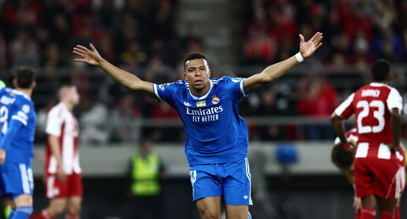 Ο Κιλιάν Εμπαπέ σε ένα στιγμιότυπο από το show του στο «Γ. Καραϊσκάκης» / Πηγή: Eurokinissi