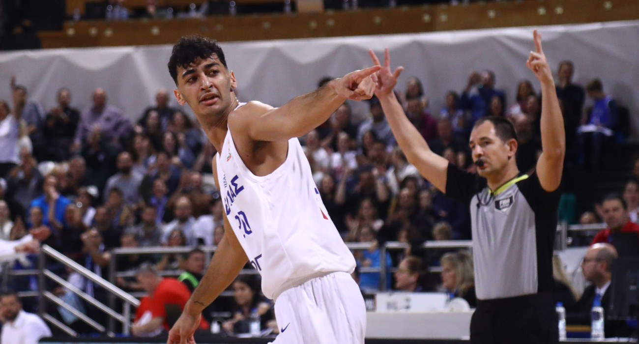 Ο Αλέξανδρος Σαμοντούροβ με τη φανέλα της Eθνικής -  Πηγή: Eurokinissi