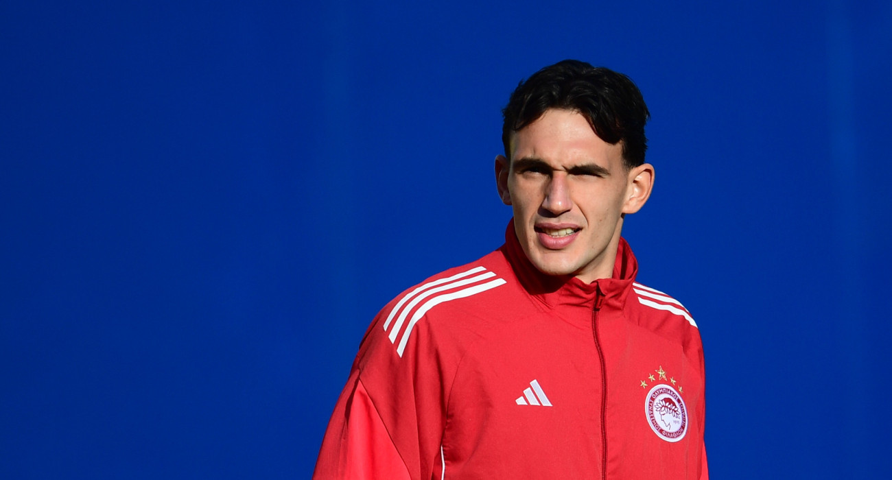 Ο Νίκος Μπότης με τον Ολυμπιακό / Πηγή: Eurokinissi