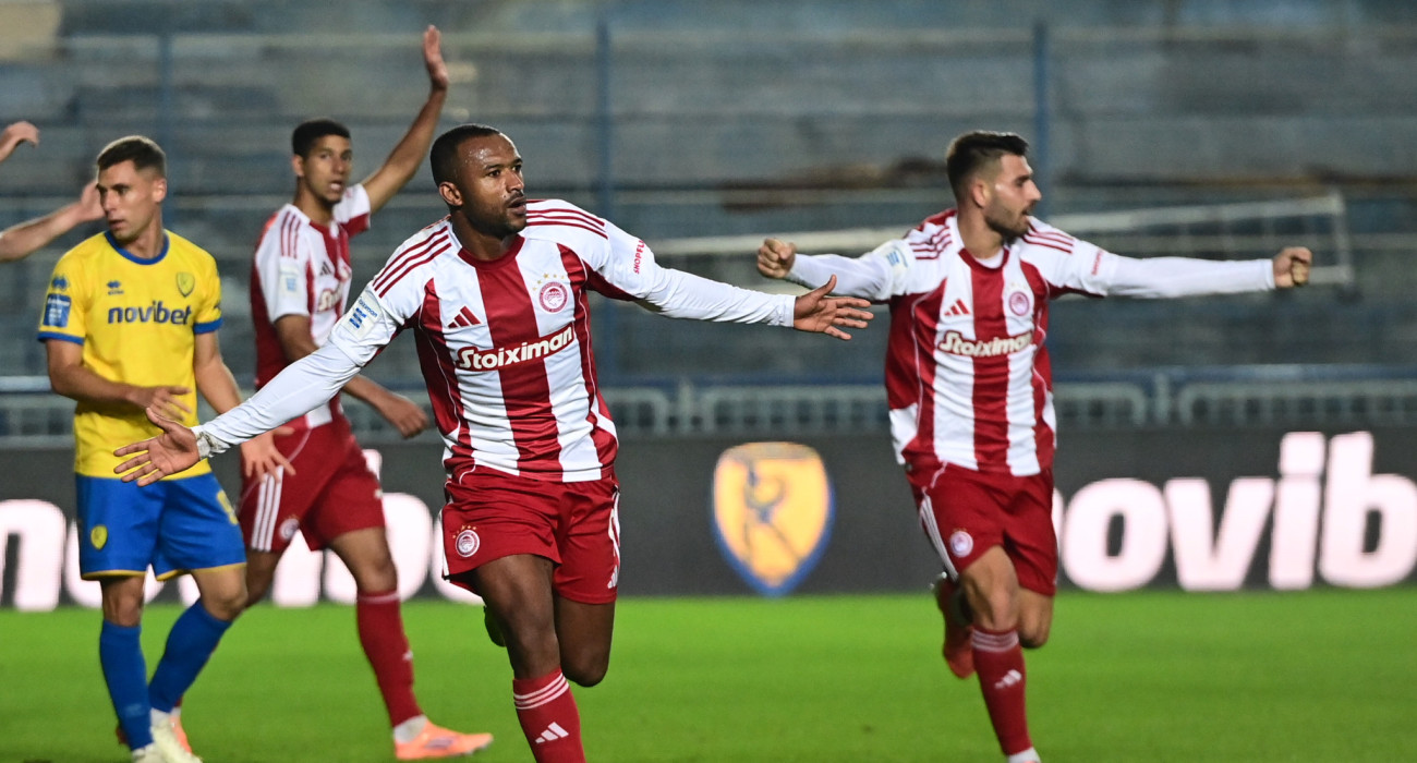 Ο Ελ Καάμπι πανηγυρίζει το γκολ που σημειώσε / Πηγή: Eurokinissi