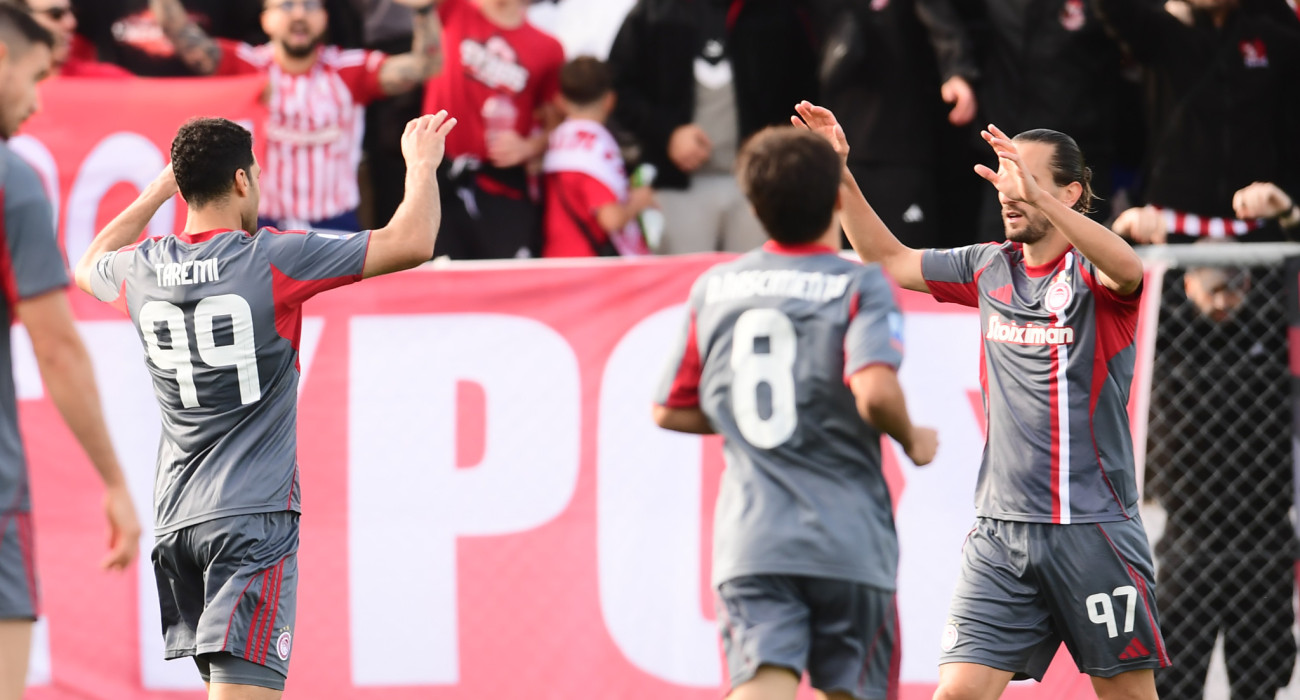 Οι ποδοσφαιριστές του Ολυμπιακού πανηγυρίζουν / Πηγή: Eurokinissi