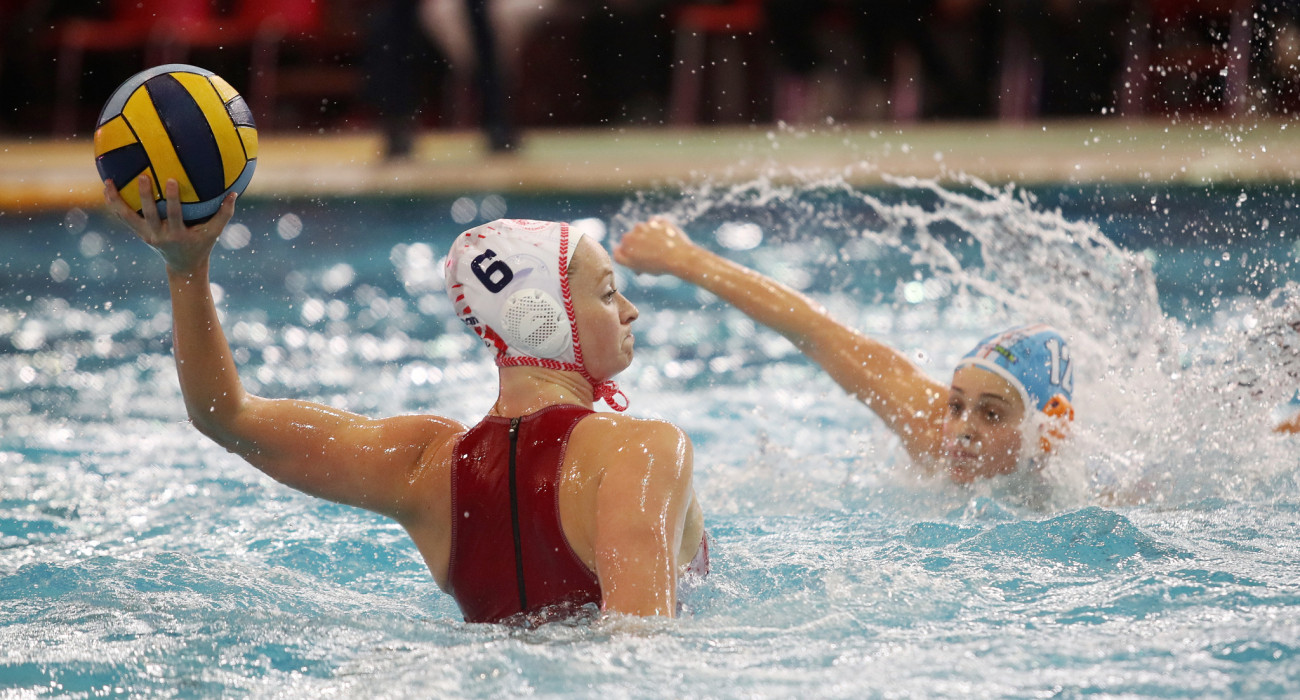 Φάση από τον αγώνα του Ολυμπιακού με την Ντουναϊσβάρος / Πηγή: Intime