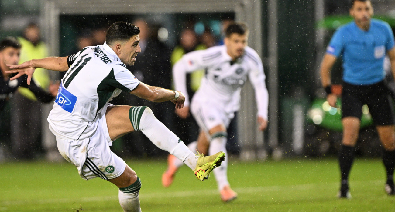 Το εύστοχο πέναλτι του Τάσου Μπακασέτα με το οποίο άνοιξε ο Παναθηναϊκός το σκορ κόντρα στην Κηφισιά - ΠΗΓΗ: Eurokinissi