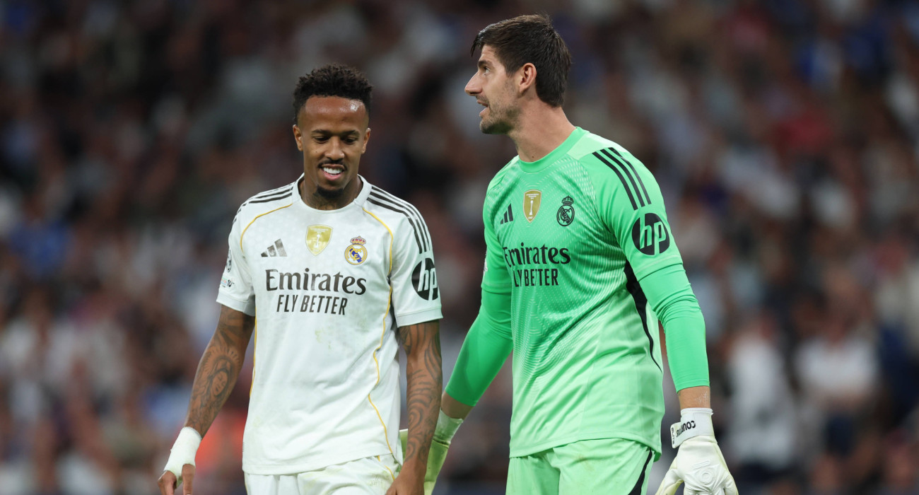 Ο Τιμπό Κουρτουά με τον Έντερ Μιλιτάο / Πηγή: Imago