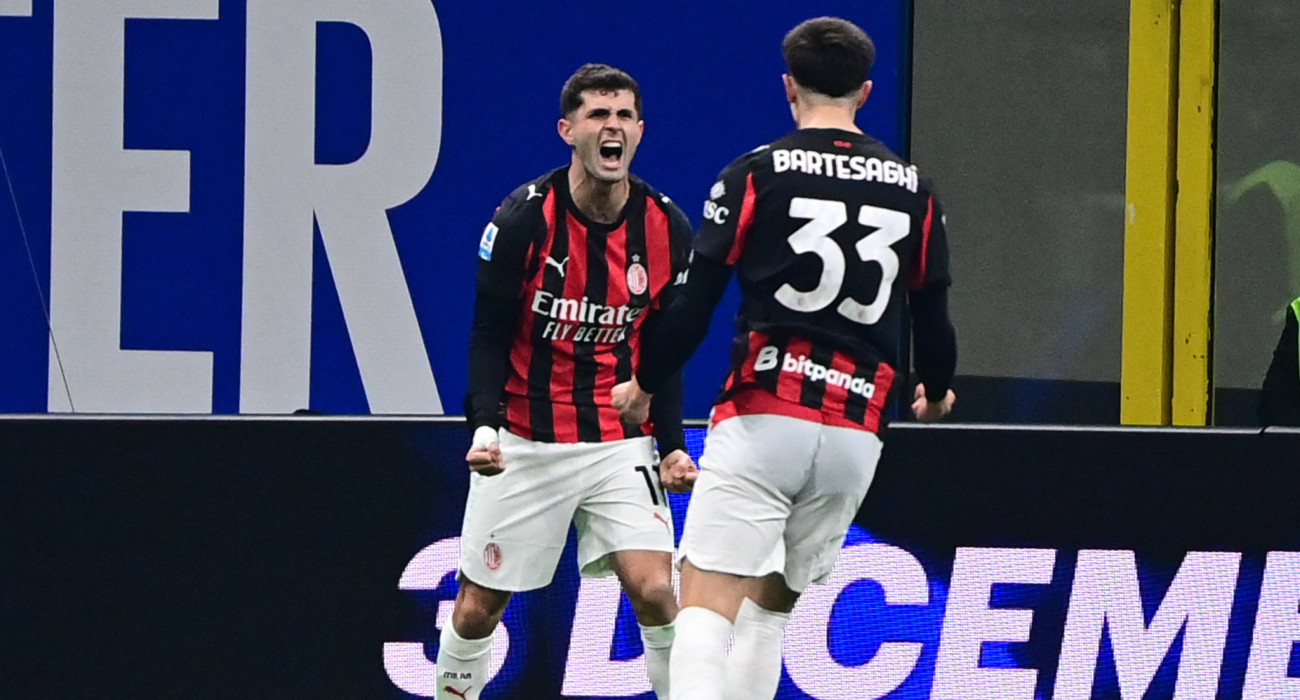 Ο Κρίστιαν Πούλισικ πανηγυρίζει το γκολ του με τη φανέλα της Μίλαν / Πηγή: Imago