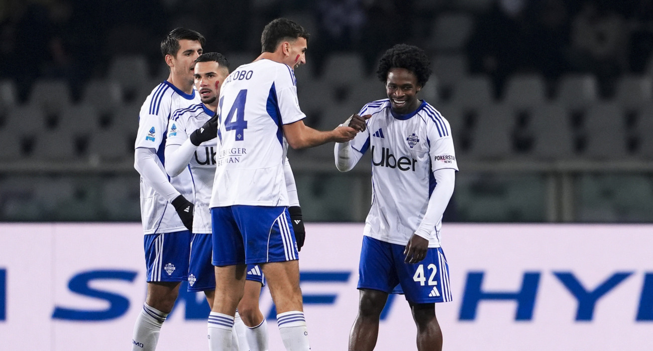 Οι ποδοσφαιριστές της Κόμο πανηγυρίζουν / Πηγή: Imago