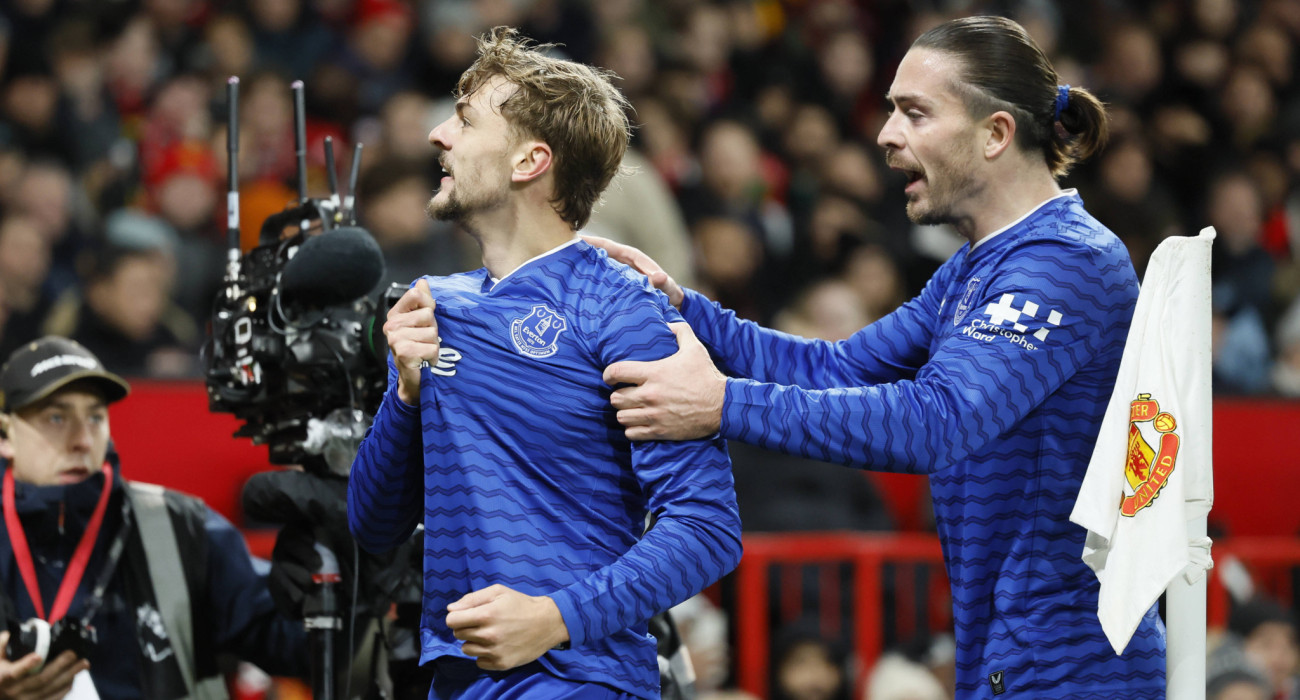 Οι παίκτες της Έβερτον πανηγυρίζουν το γκολ-νίκης στο «Ολντ-Τράφορντ», Πηγή: Imago