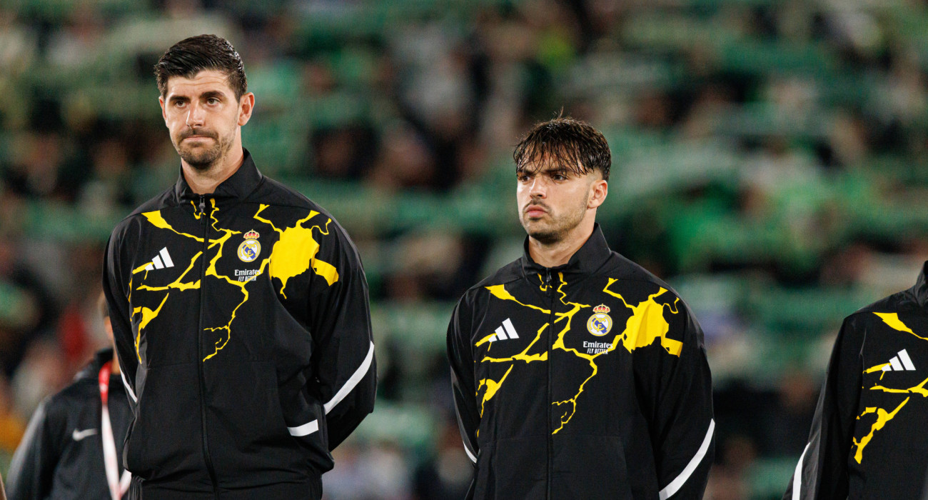 Ο Τιμπό Κουρτουά με τον Ασένσιο / Πηγή: Imago