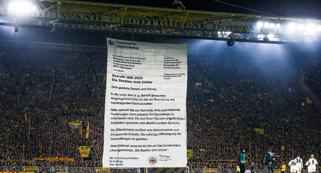 Το πανό-έπος της Ντόρτμουντ / Πηγή: Imago