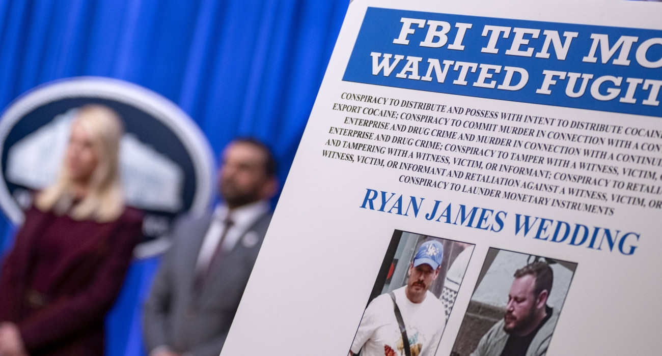 Η αφίσα του FBI με το όνομα και τα στοιχεία του Ράιαν Γουέντινγκ στη λίστα με τους 10 πιο καταζητούμενους εγκληματίες / Πηγή: Imago