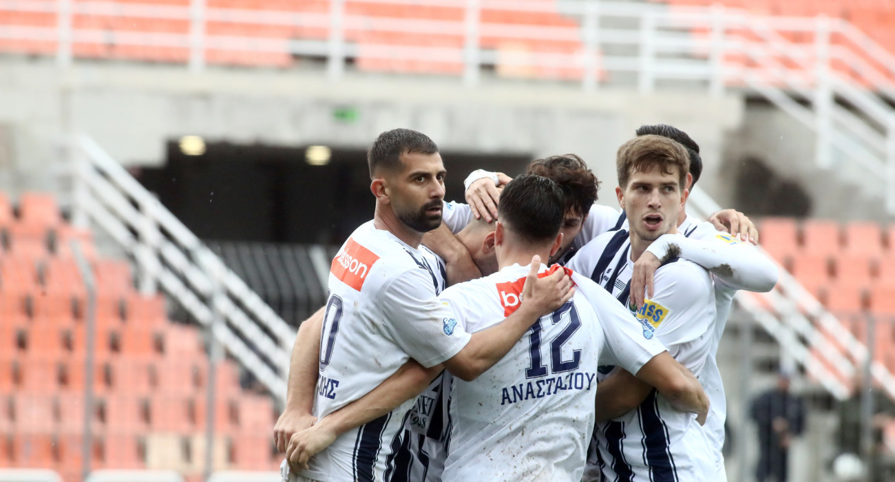 Οι ποδοσφαιριστές του Ηρακλή πανηγυρίζουν / Πηγή: Intime