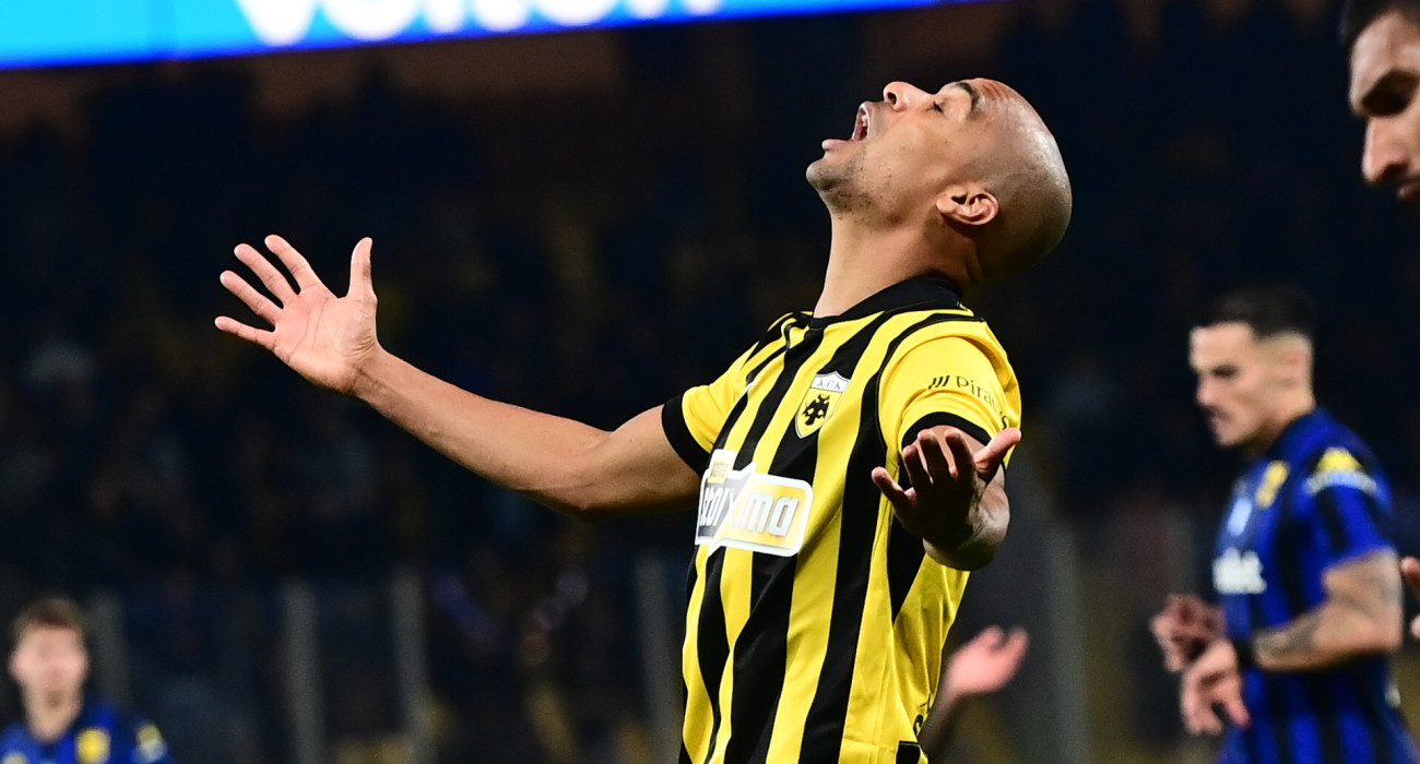 Ο Ζοάο Μαρίο με τη φανέλα της ΑΕΚ / Πηγή: Eurokinissi