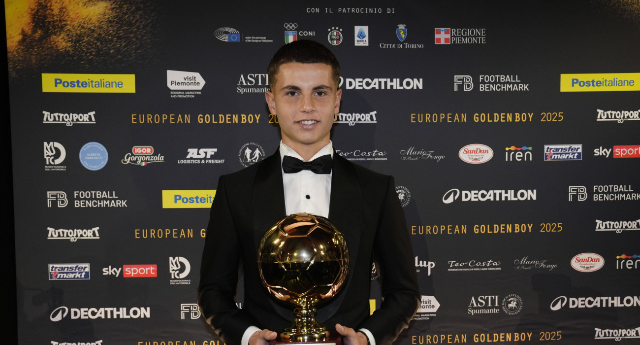 Ο Χρήστος Μουζακίτης κατά την βράβευσή του / Πηγή: Imago