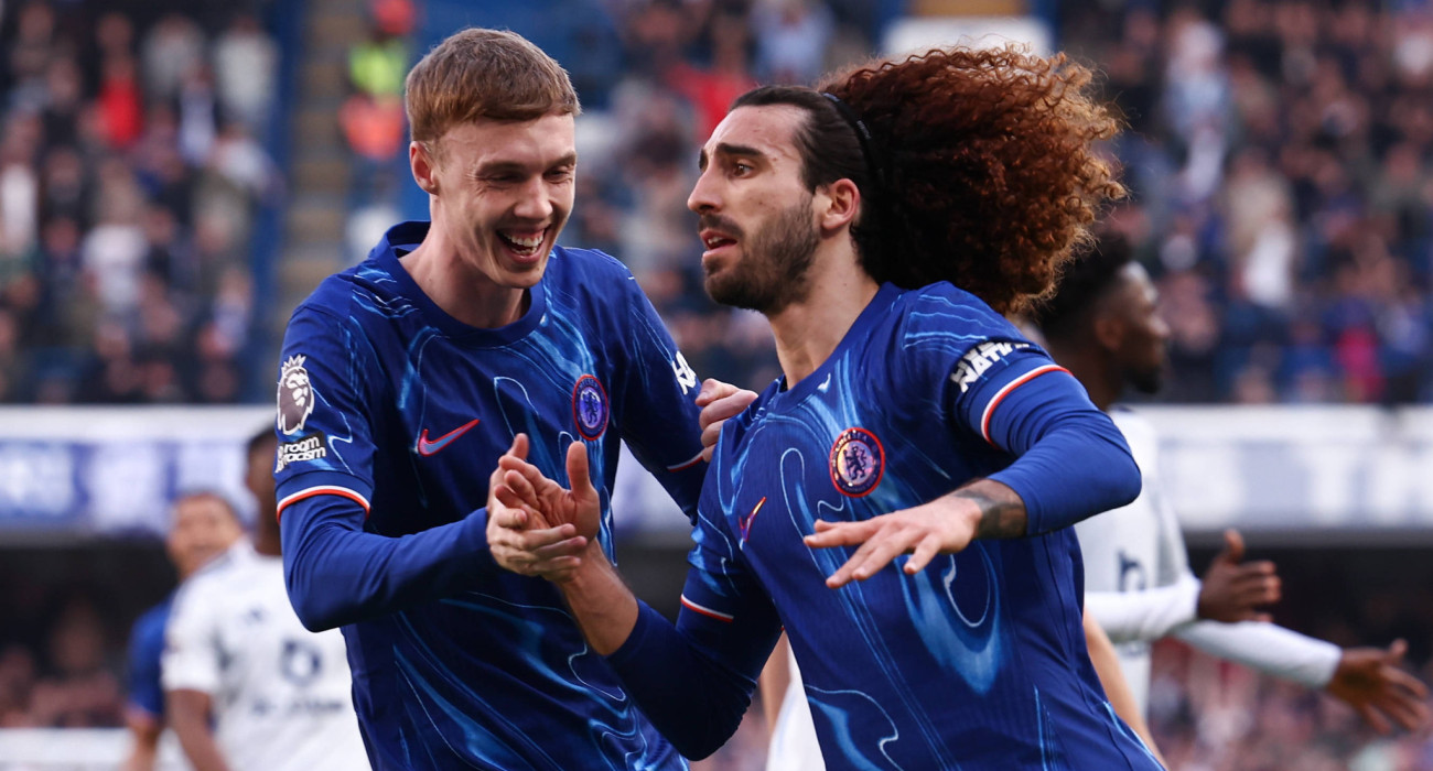 Ο Μαρκ Κουκουρέγια με τον Κόουλ Πάλμερ / Πηγή: Imago