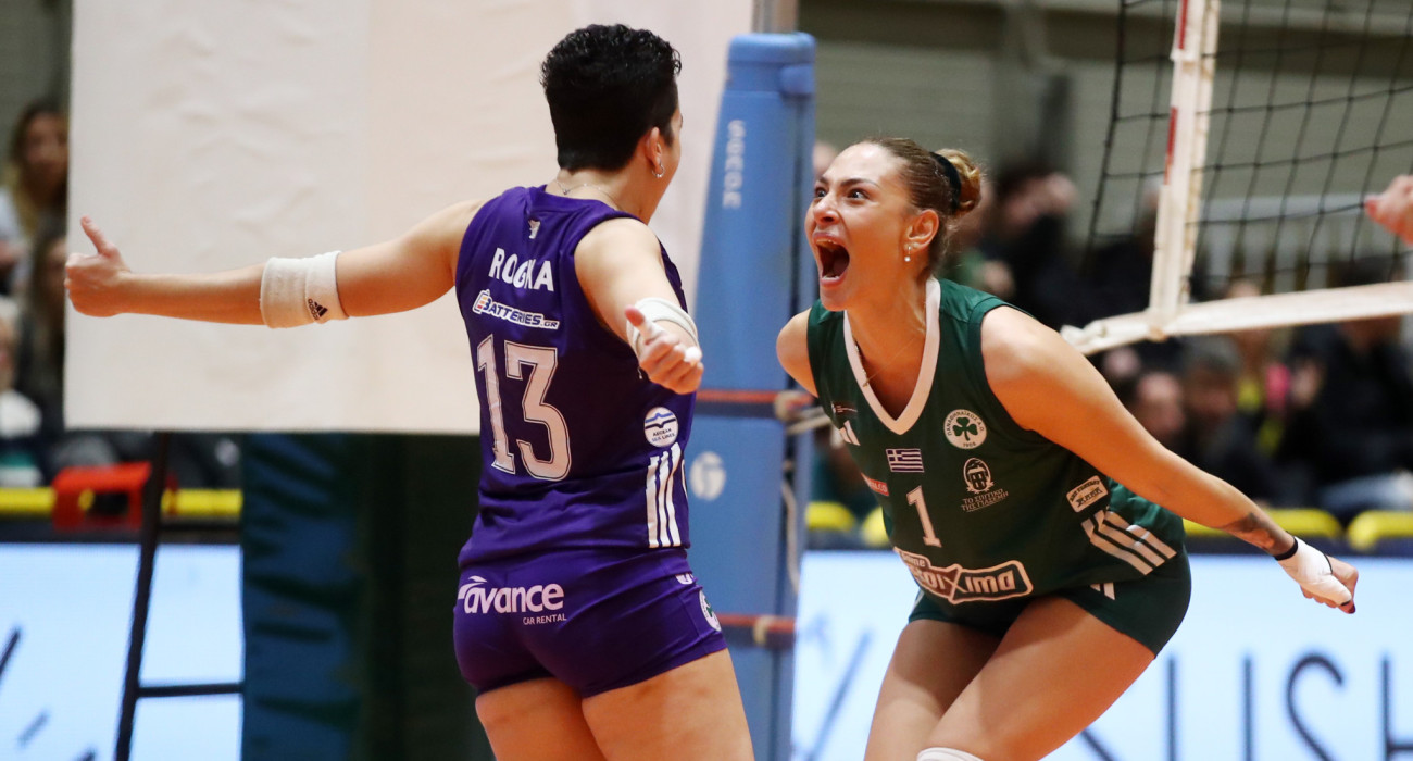 Η Ειρήνη Χατζηευστρατιάδου κι η Πέννυ Ρόγκα πανηγυρίζουν στο ματς του Παναθηναϊκού / Πηγή: Intime