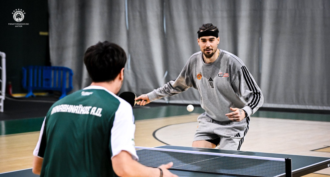 Ο Χουάντσο που... άφησε στην άκρη το μπάσκετ και το «έριξε» στο πινγκ πονγκ / Πηγή: Panathinaikos BC (X)