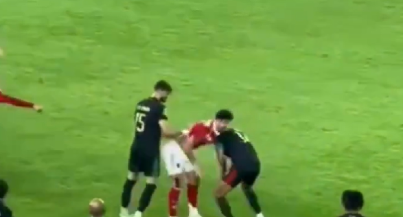 Η επίθεση με μαχαίρι στο Champions League Αφρικής / Screenshot