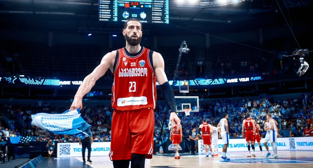 Ο Τόκο Σενγκέλια με τη φανέλα της Εθνικής Γεωργίας/Πηγή΅: FIBA