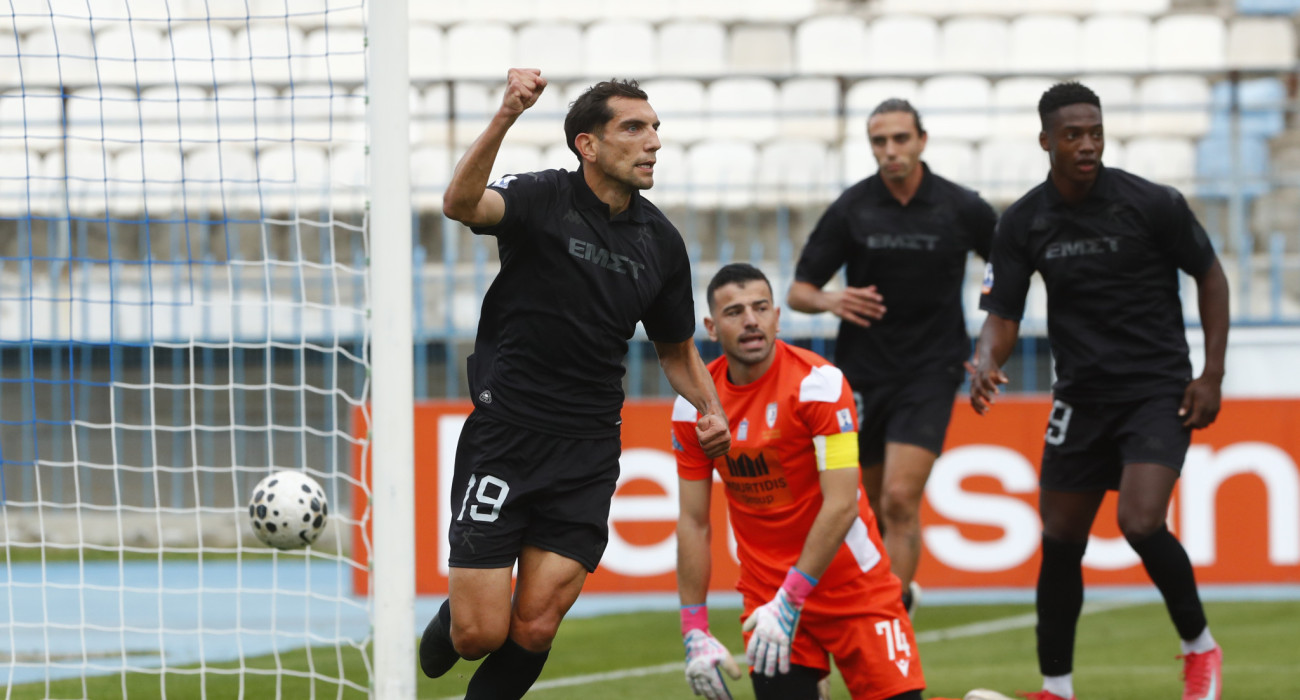 Ο Γιάννης Σωτηράκος πανηγυρίζει γκολ της Καλλιθέας / Πηγή: Eurokinissi