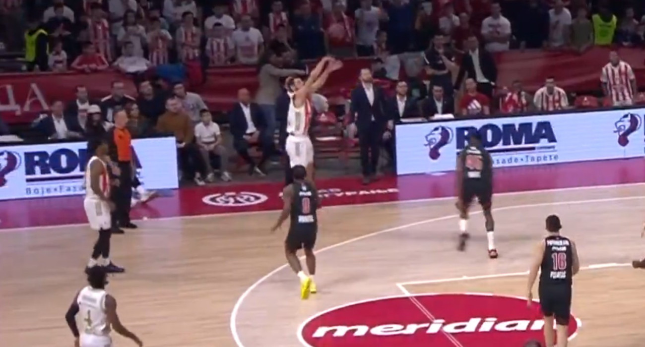 Το τρίποντο του Κάλινιτς στο ΣΕΦ / Screenshot