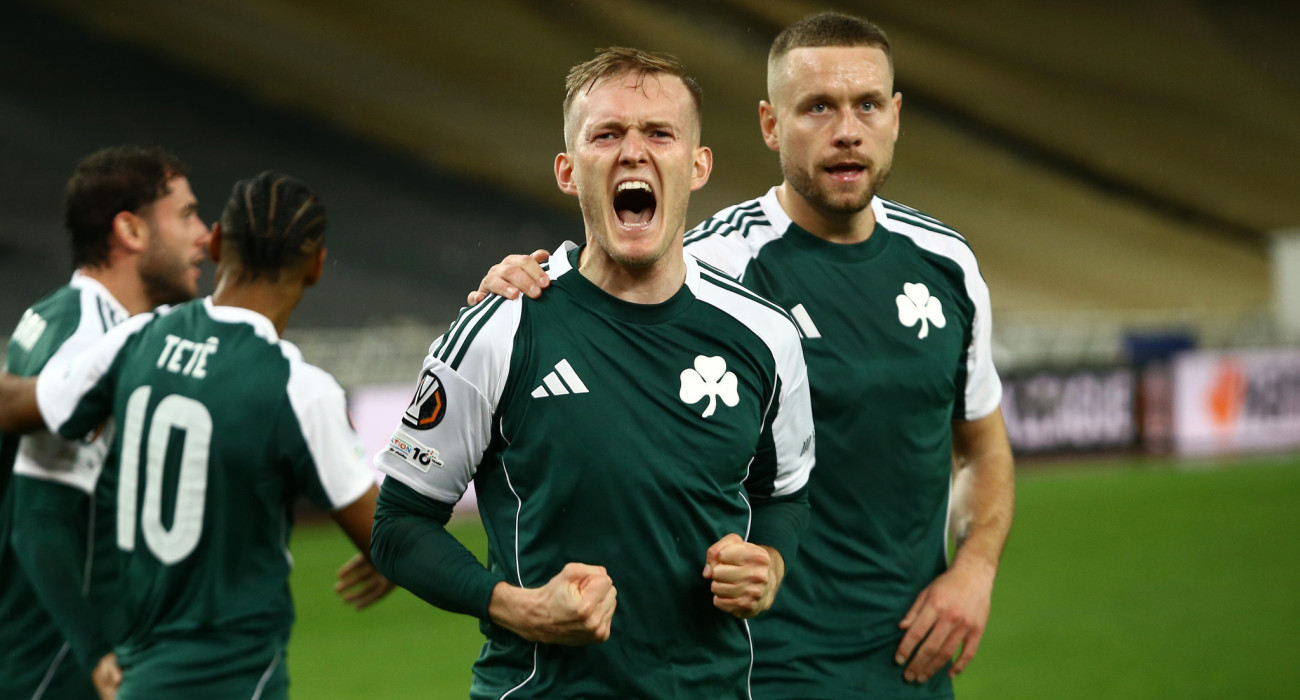 Ο Κάρολ Σφιντέρσκι πανηγυρίζει το γκολ που σημείωσε στο 18ο λεπτό - ΠΗΓΗ: ΙΝΤΙΜΕ