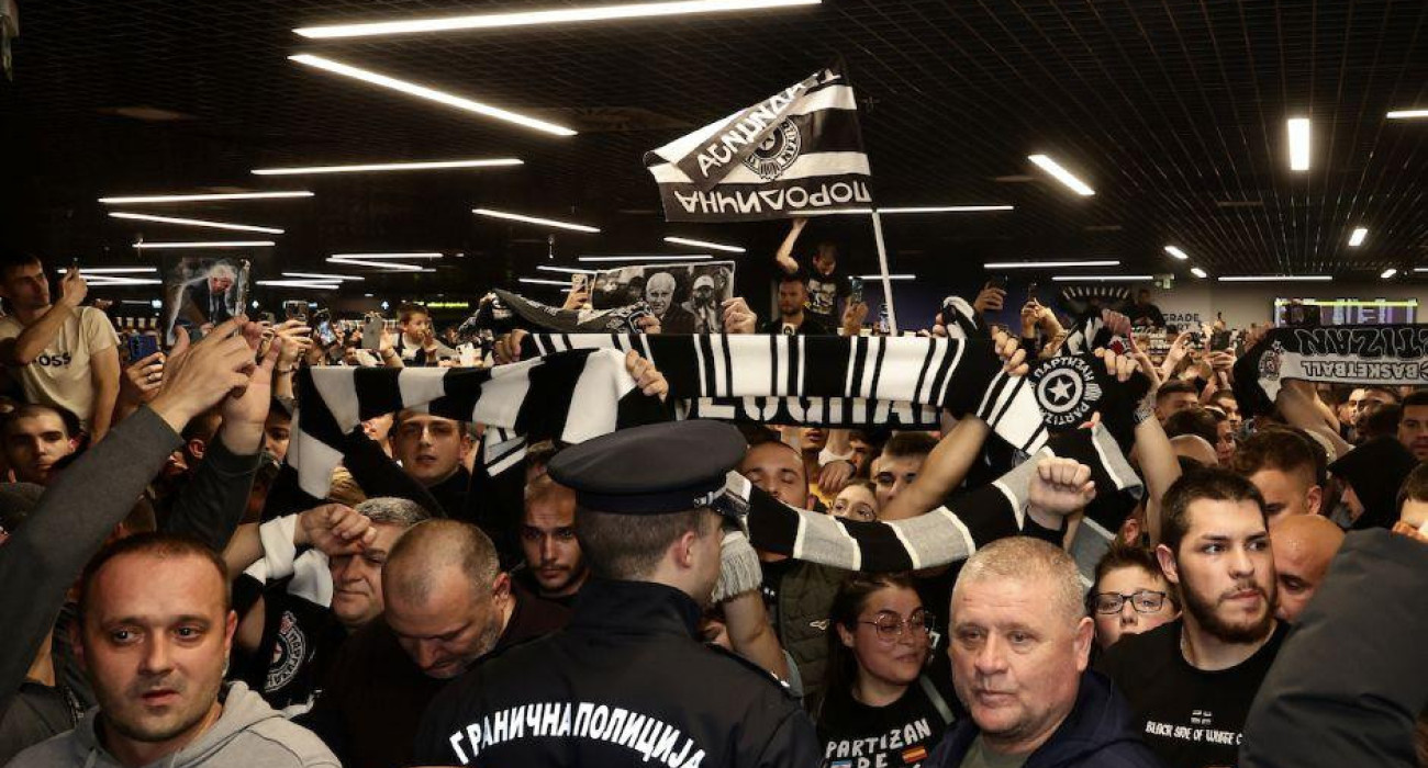 Ο κόσμος της Παρτίζαν στο αεροδρ΄όμιο - Πηγή: KK Partizan