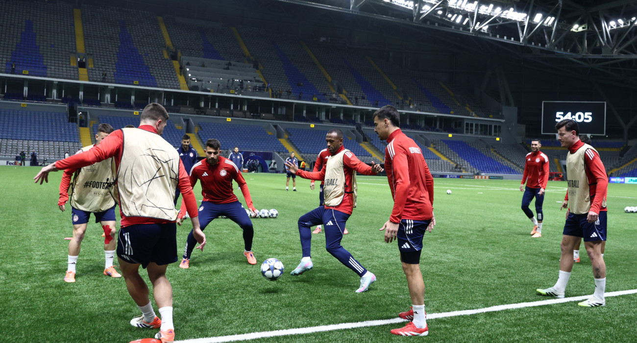 Η προπόνηση του Ολυμπιακού στο κλειστό γήπεδο της Αστάνα / Πηγή: Intime