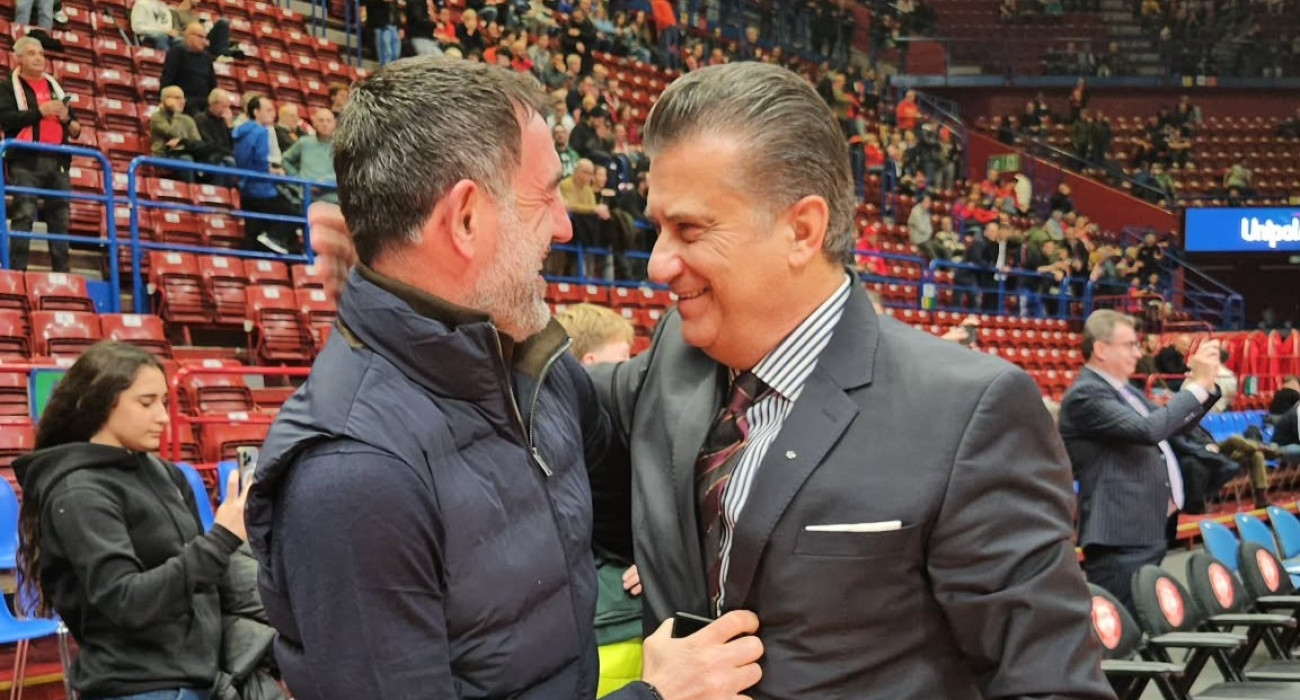 Ο Γιώργος Καραγκούνης με τον Βασίλη Παρθενόπουλο στο Μιλάνο - Πηγή: Panathinaikos BC