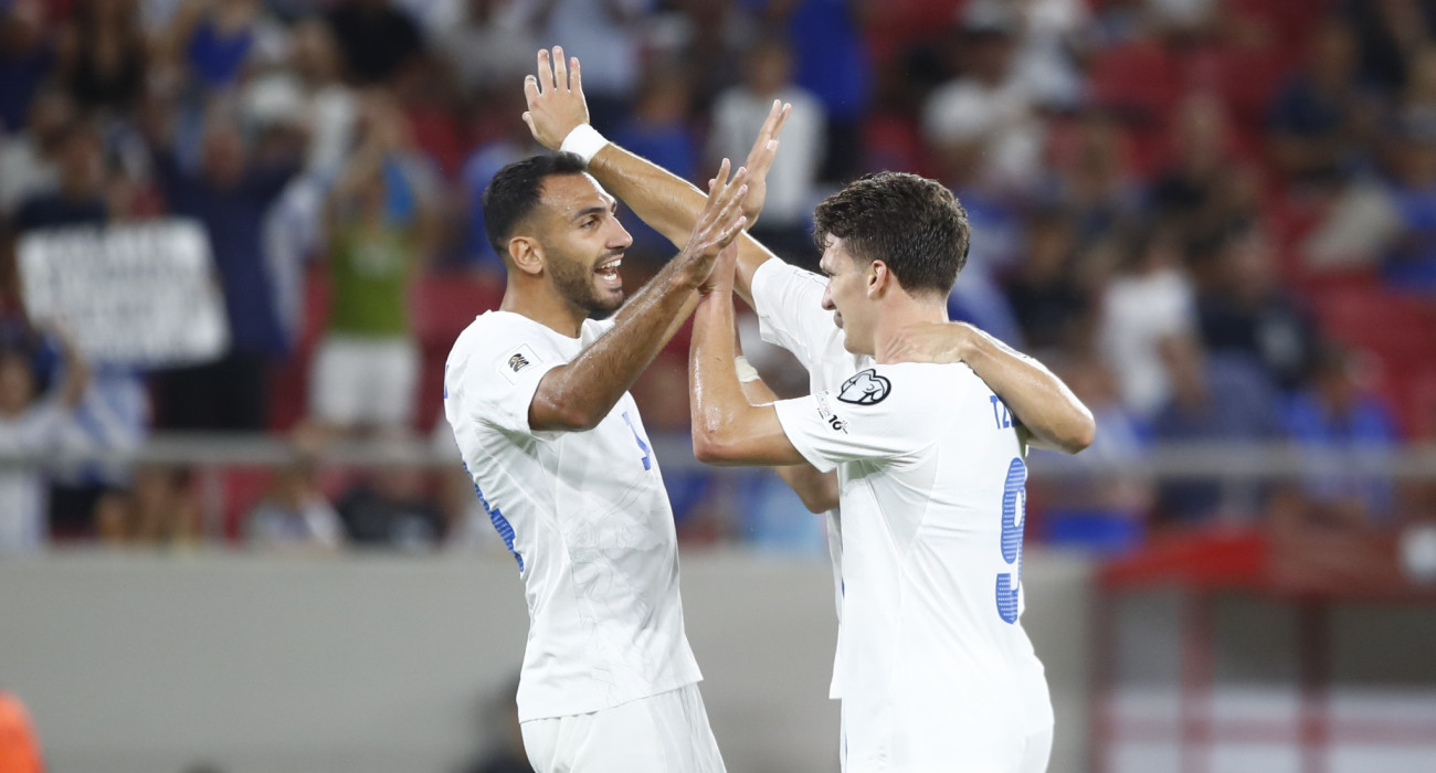 Ο Βαγγέλης Παυλίδης πανηγυρίζει μαζί με τον Χρήστο Τζόλη / Πηγή: Eurokinissi