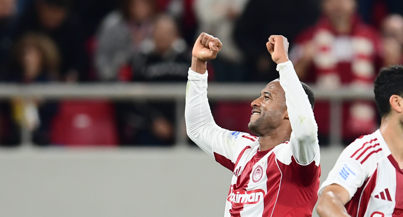 Ο Αγιούμπ Ελ Κααμπί πανηγυρίζει με τον Ολυμπιακό / Πηγή: Eurokinissi