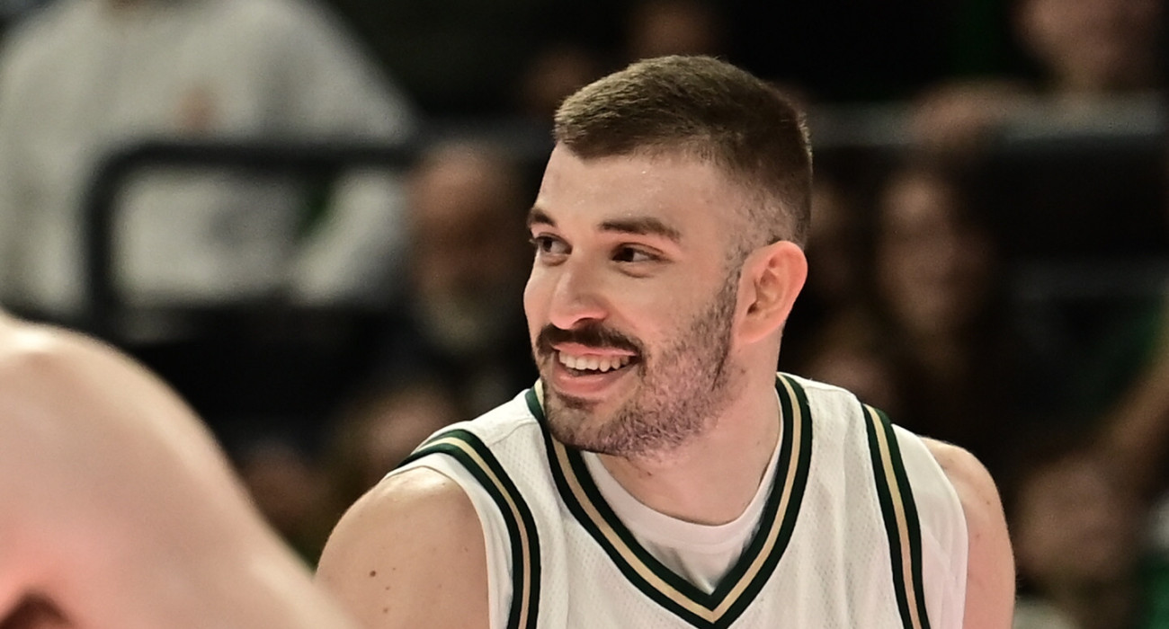 O Νίκος Ρογκαβόπουλος με τη φανέλα του Παναθηναϊκού, Πηγή: Eurokinissi